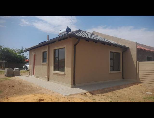 2 BEDROOM SIMPLEX FOR SALE IN WINDMILL PARK EXT